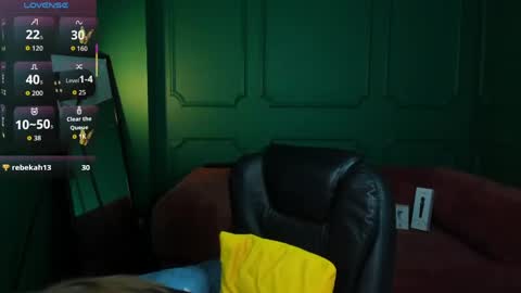 tina_tayllor__ online show from 29, 4, 2026
