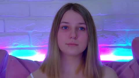 TinaBurton online show from 12, 3, 2026