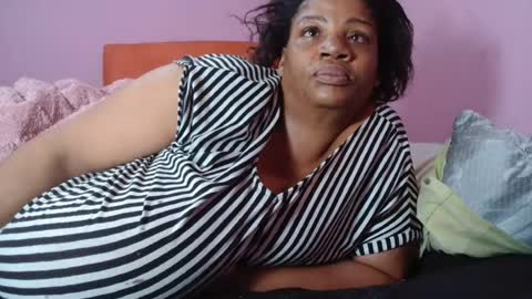 Snapshot of tinagiant chatting on 28, 7, 2026 tinagiant online show from 28, 7, 2026