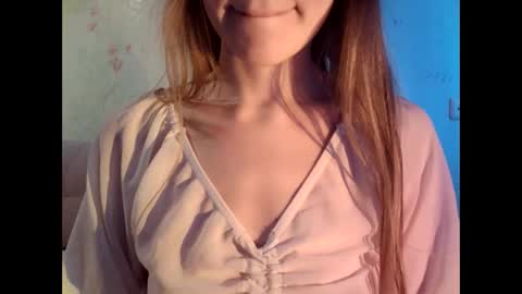 Snapshot of tinalamoon chatting on 24, 12, 2024 Lisa online show from 24, 12, 2024