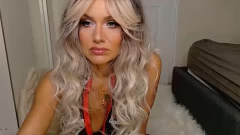 tinkerbell822 online show from 7, 5, 2026
