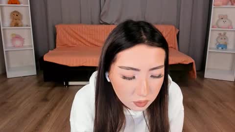 Snapshot of tinki_winkii chatting on 17, 11, 2025 Tina online show from 17, 11, 2025