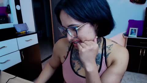 I AM BELLA  ----------- follow my  IG  TINNS 69 online show from 14, 1, 2025