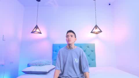 Snapshot of tinny_and_candy chatting on 5, 2, 2025 TINNY AND CANDY online show from 5, 2, 2025