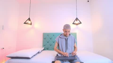 Snapshot of tinny_and_candy chatting on 20, 2, 2025 TINNY AND CANDY online show from 20, 2, 2025