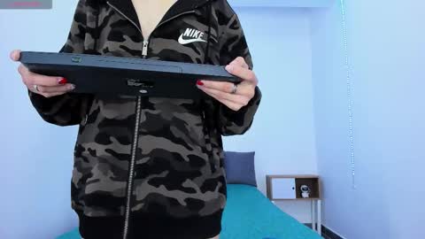 Snapshot of tinny_and_candy chatting on 18, 9, 2025 TINNY AND CANDY online show from 18, 9, 2025