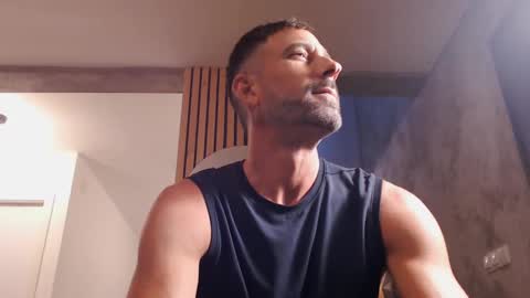 Snapshot of tinoclandestino chatting on 5, 1, 2025 tinoclandestino online show from 5, 1, 2025