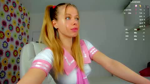 Snapshot of tiny__alice chatting on 12, 10, 2025 Alice ONLINE TOMORROW 1100-1700 GMT3 online show from 12, 10, 2025