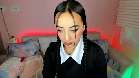 tiny_cora online show from 30, 5, 2026