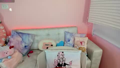 tiny_cora online show from 19, 6, 2026