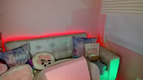 tiny_cora online show from 9, 7, 2026