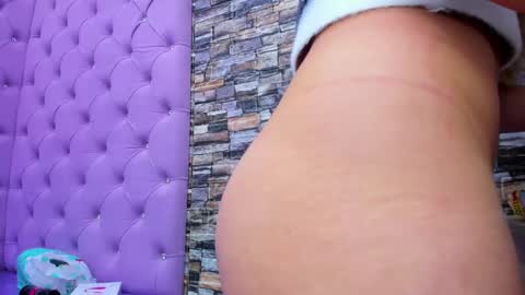 Snapshot of tiny_love_ chatting on 20, 12, 2024 tiny online show from 20, 12, 2024