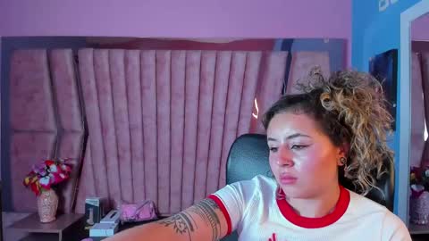 Snapshot of tiny_love_ chatting on 11, 2, 2025 tiny online show from 11, 2, 2025