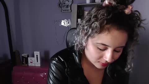 Snapshot of tiny_love_ chatting on 25, 2, 2025 tiny online show from 25, 2, 2025