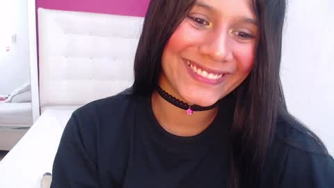 tiny_whore18 online show from 28, 12, 2024