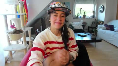 Snapshot of tiny_williams chatting on 14, 9, 2025 Tiny online show from 14, 9, 2025