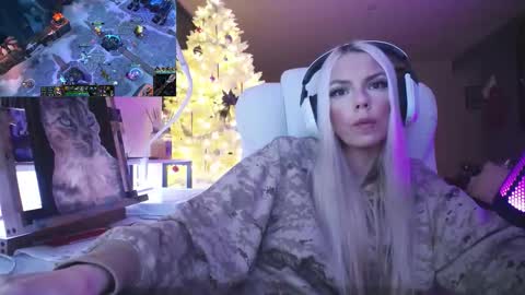 stage Kylie Sinner  brand CLITBAIT online show from 7, 1, 2026