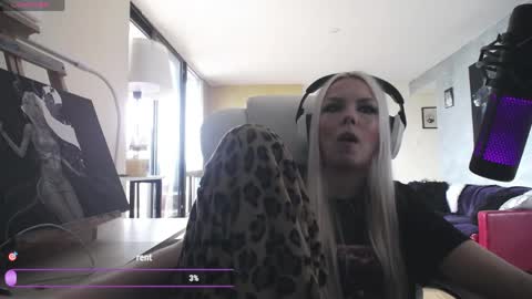 stage Kylie Sinner  brand CLITBAIT online show from 28, 4, 2026