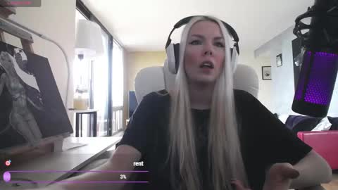 stage Kylie Sinner  brand CLITBAIT online show from 30, 4, 2026
