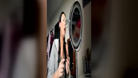 stage Kylie Sinner  brand CLITBAIT online show from 25, 6, 2026