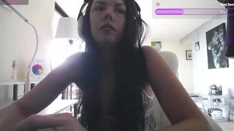 stage Kylie Sinner  brand CLITBAIT online show from 7, 7, 2026