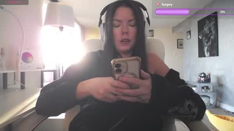 stage Kylie Sinner  brand CLITBAIT online show from 9, 7, 2026