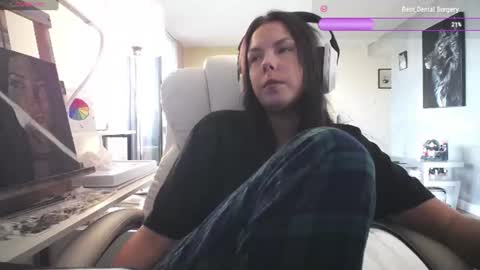 stage Kylie Sinner  brand CLITBAIT online show from 21, 7, 2026