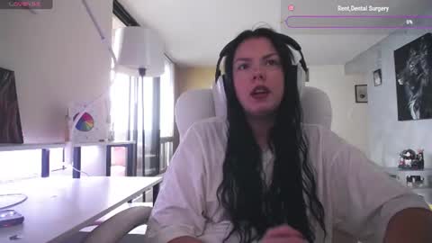 stage Kylie Sinner  brand CLITBAIT online show from 31, 7, 2026