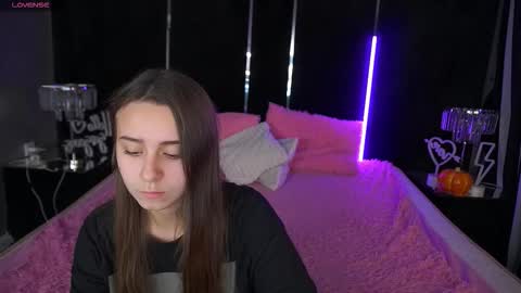 tinynataliee online show from 26, 11, 2025