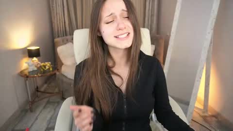 tinynataliee online show from 6, 5, 2026