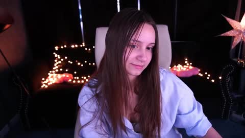 tinynataliee online show from 9, 5, 2026