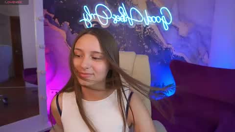 Snapshot of tinynataliee chatting on 19, 6, 2026 tinynataliee online show from 19, 6, 2026