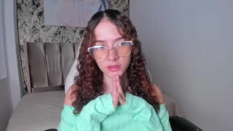 Snapshot of tinysophi chatting on 4, 6, 2026 tinysophi online show from 4, 6, 2026