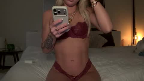 Snapshot of tinytayy chatting on 21, 2, 2026 tinytayy online show from 21, 2, 2026