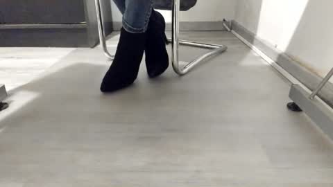 Anna online show from 12, 10, 2025