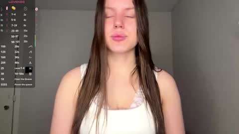 Snapshot of tisacutrera chatting on 17, 3, 2026 Adeline Di or just cute girl 3 online show from 17, 3, 2026