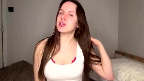 Snapshot of tisacutrera chatting on 20, 3, 2026 Adeline Di or just cute girl 3 online show from 20, 3, 2026