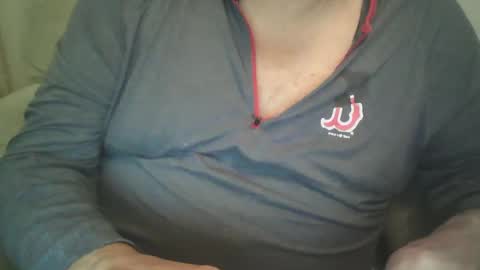 Snapshot of tittyloverr69 chatting on 19, 12, 2024 tittyloverr69 online show from 19, 12, 2024