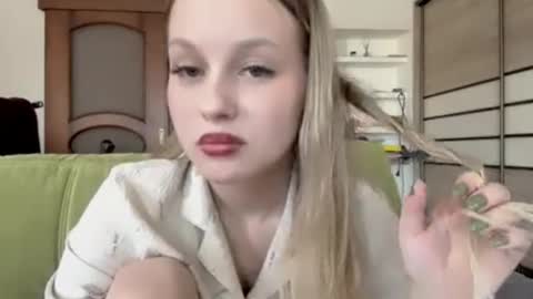 Nina online show from 22, 4, 2026