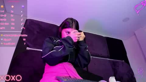 Snapshot of tokio_petit chatting on 29, 10, 2025 Tokio online show from 29, 10, 2025