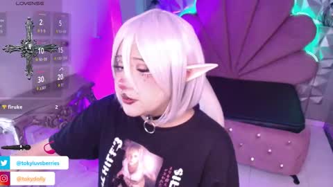 Snapshot of toky_doll chatting on 13, 10, 2025 toky online show from 13, 10, 2025