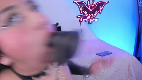   Independent model online show from 2, 1, 2025