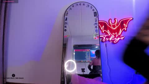   Independent model online show from 8, 1, 2026