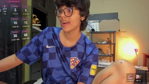 Snapshot of tokyo_uwu chatting on 26, 12, 2024 sofi 3 online show from 26, 12, 2024