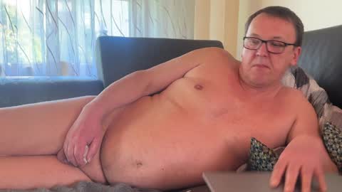 Tom online show from 26, 4, 2026