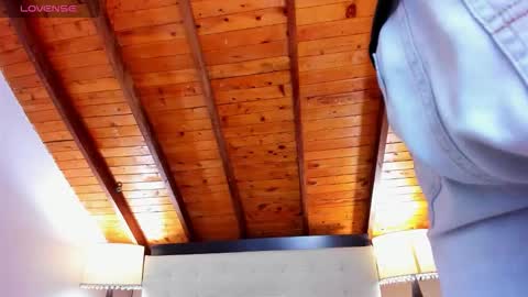   online show from 18, 10, 2025