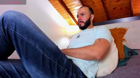   online show from 4, 11, 2025