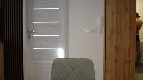 Tom online show from 19, 9, 2025