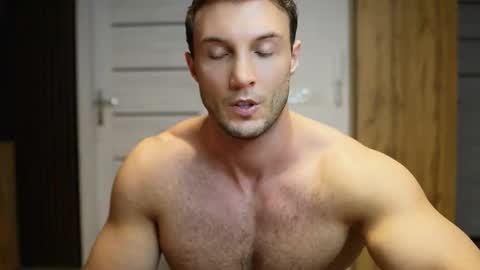 Tom online show from 19, 9, 2025