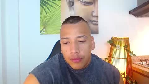 Tom muscle1 online show from 4, 3, 2025